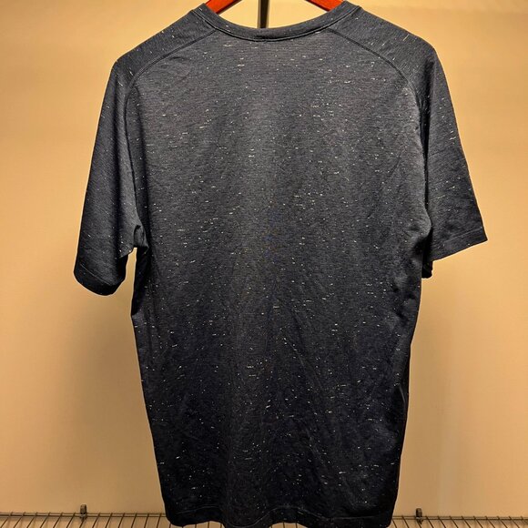 Lululemon Metal Vent Tech SS Tee – Blue XL – EUC (Gently Worn) - Picture 2 of 4